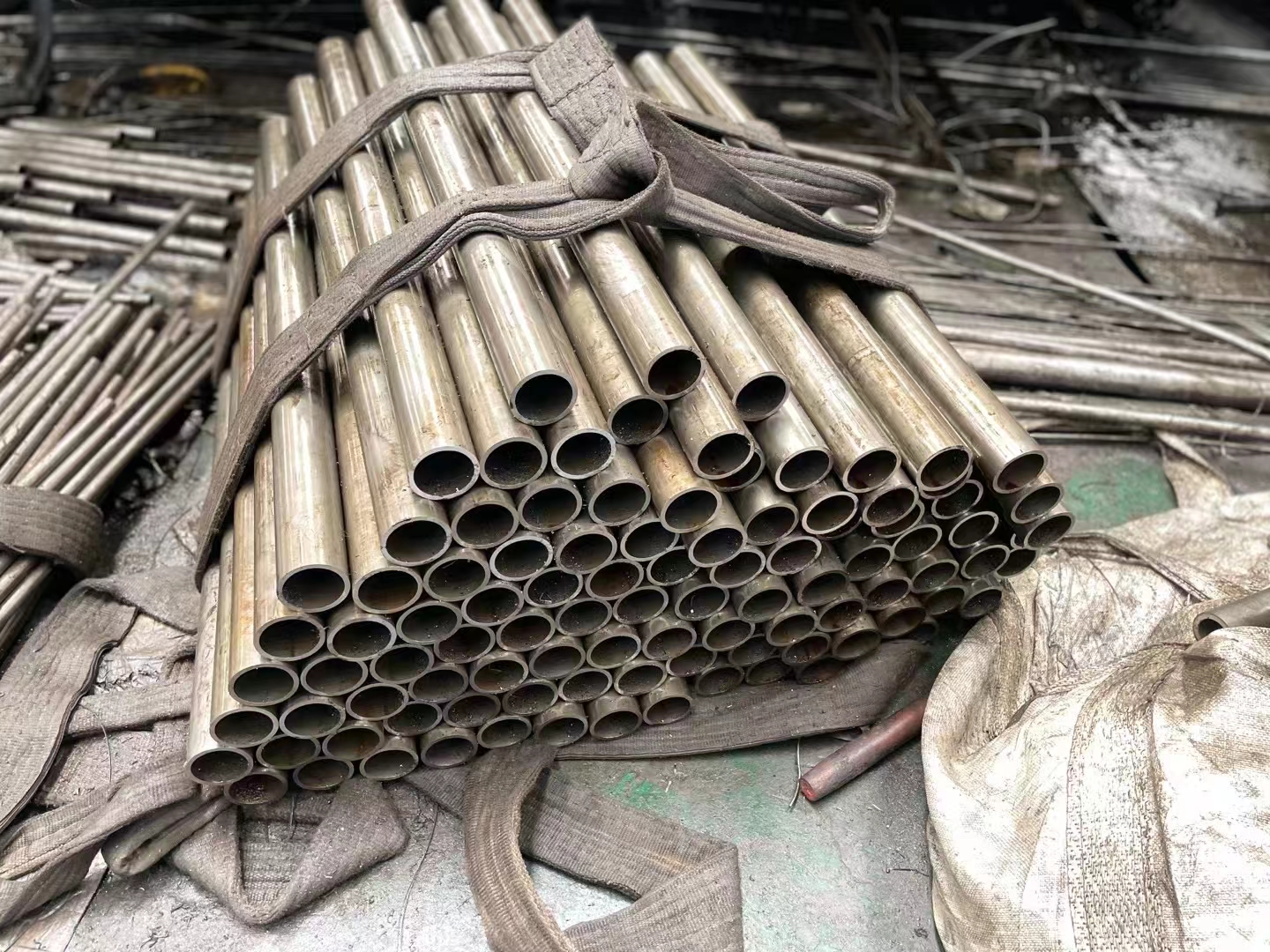 小口徑精密無(wú)縫鋼管